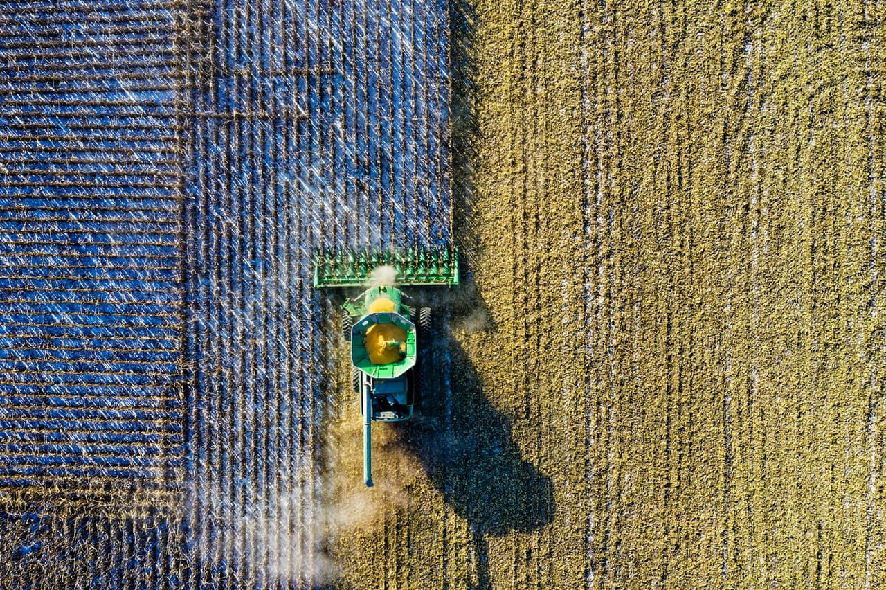 Tecnología agrícola y eficiencia: 3 tendencias al alza en el agronegocio digital